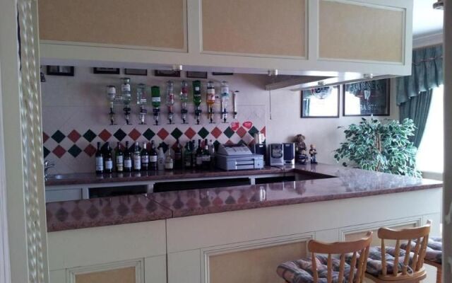 Roseglen Hotel
