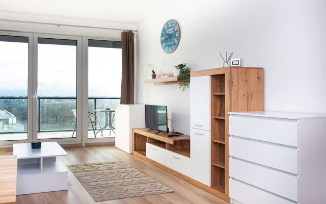 WaterFront City Apartments by UrbanRent