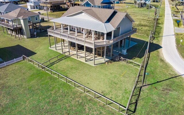 Sweetsol 4 Bedroom Home by RedAwning