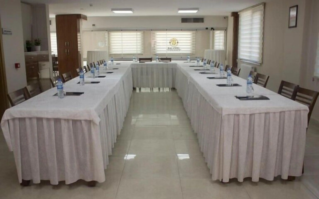 Bal Otel