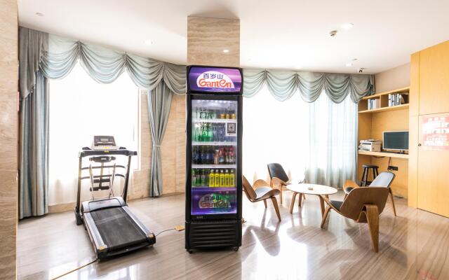 Starway Hotel Yingshang North Station