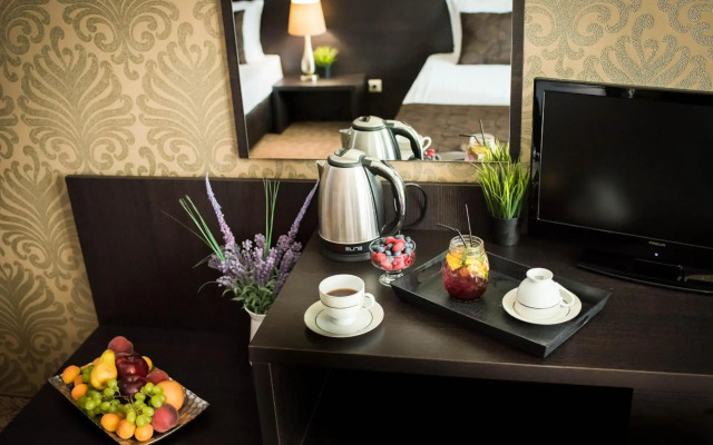 Central Plaza Hotel