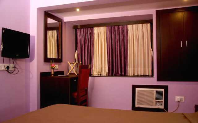 Hotel Trimoorti