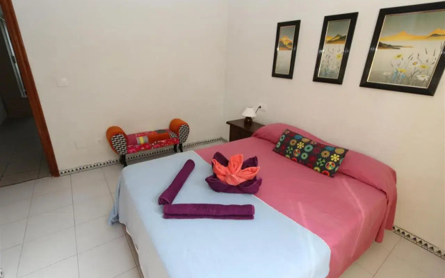 Apartment overlooking to the pool 2450