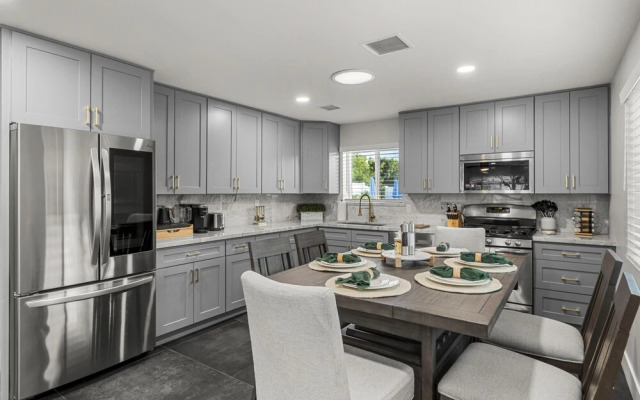 Montecito Luxe 3-villa Retreat w Pool Courtyard