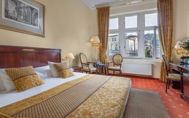 Savoy Westend Hotel