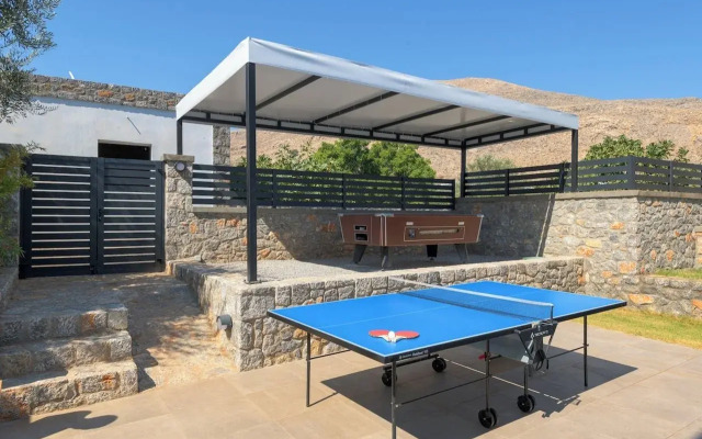 Lambis Studios & Apartments