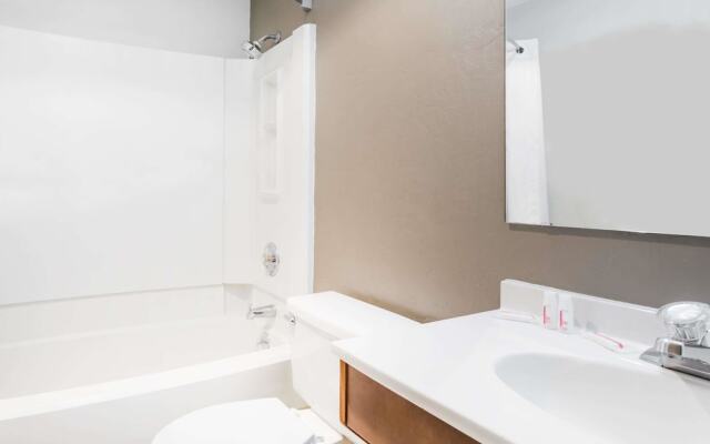 Super 8 Motel - Bremerton