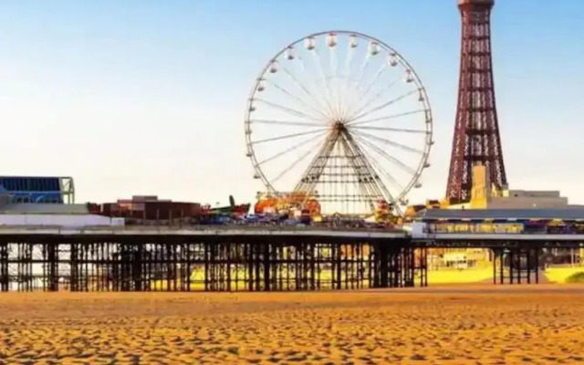 Sherbourne Retreat - 4 Bedroom House in Blackpool