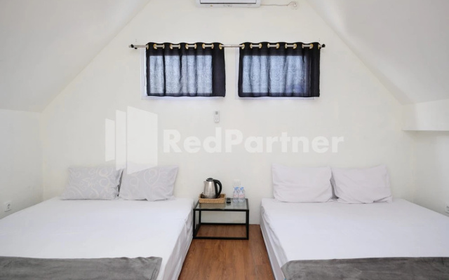 Niti Stay Syariah near Stasiun Wates RedPartner – Guest Rooms – Wates