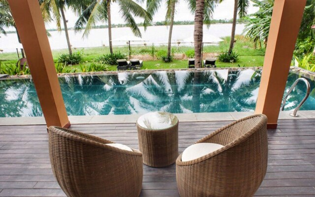 Vinh Hung Riverside Resort & Spa