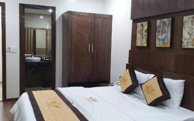 Phuong Trang Hotel by Bay Luxury