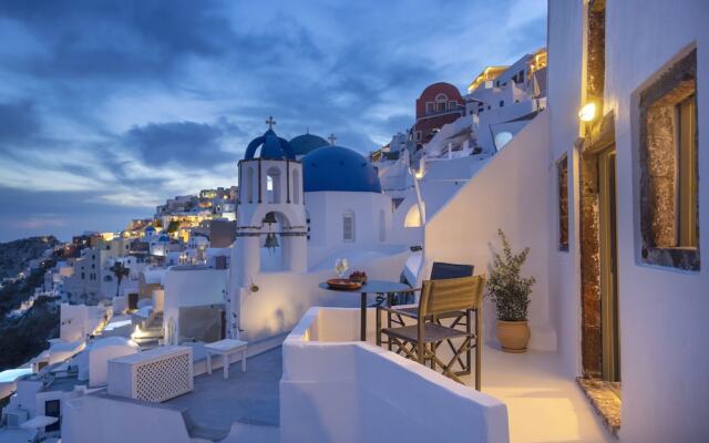 Bluedome Cavehouses Santorini