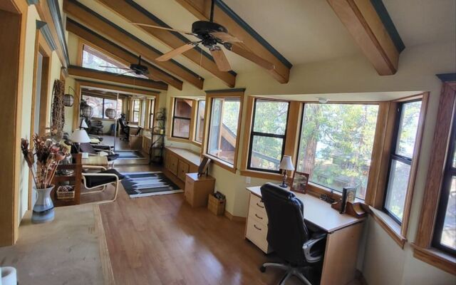 Mountainside Overlook Lake Views & Hot Tub