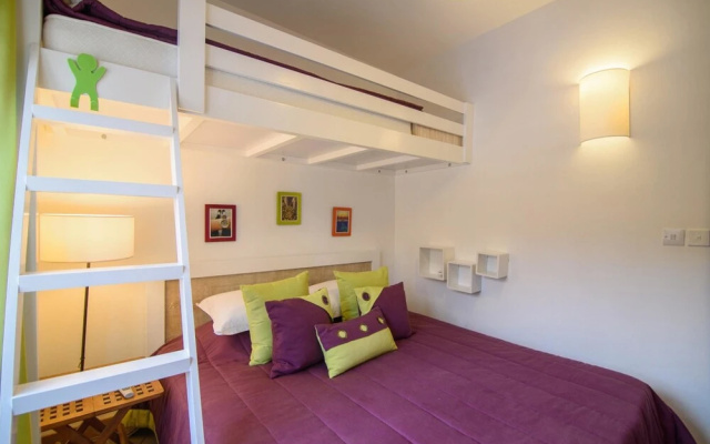 House With 3 Bedrooms in Roches Noires, With Wonderful sea View, Furni