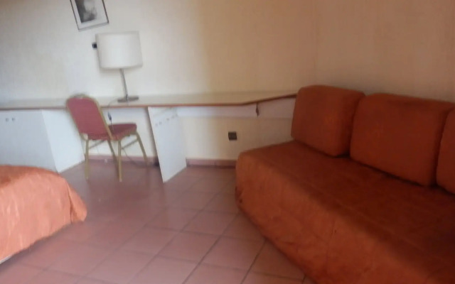 Ayaba Hotel