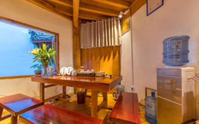 Yilanfenghua Hostel