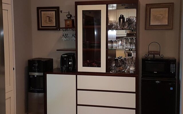 Christine's Bed and Breakfast by Elevate Rooms