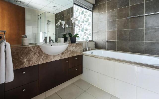 Frank Porter - Marsa Plaza