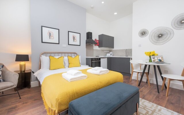 Earl's Court by CAPITAL 119