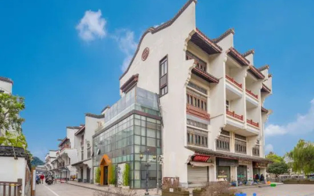 Floral Hotel·Ruili Hotel