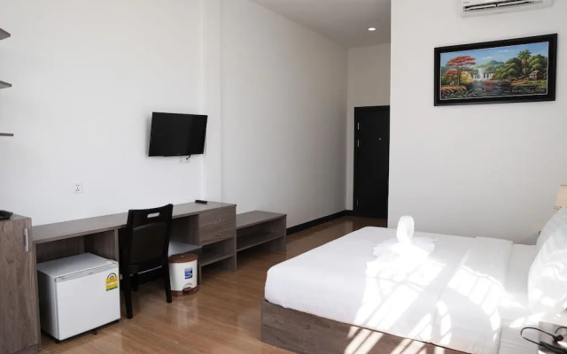 Apple Hotel Three