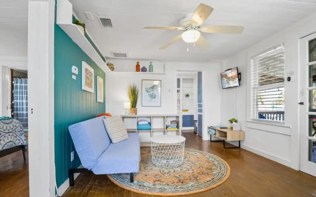 Marvelous Mermaid Beach Bungalow Dog-friendly