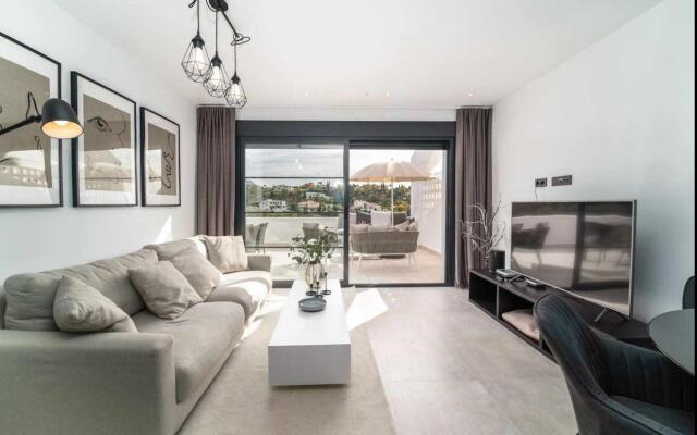 Mirador Bright, modern apt in La Quinta