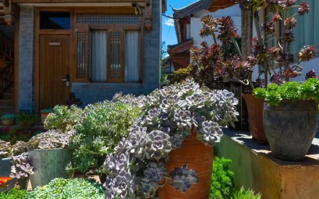 Huazizai Garden Inn