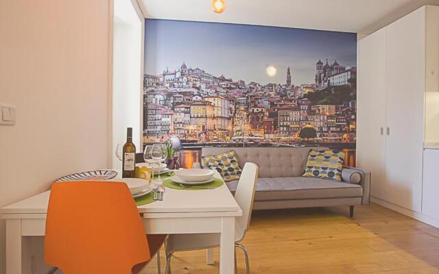 BmyGuest - Almada Garden Apartment