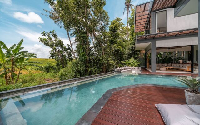 Villa Luna - 4BR in Pererenan