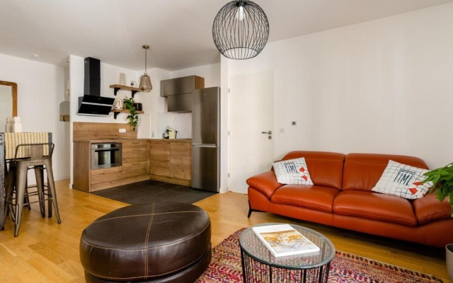 3 p 60 M2 Lesapparts Paris-Clichy terrasse équipée et wifi gratuit