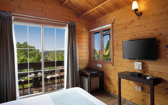 White woods Resort & Spa