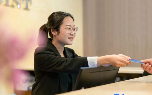 Highest Joint Hotels & Resort (Kunming Derun Center)