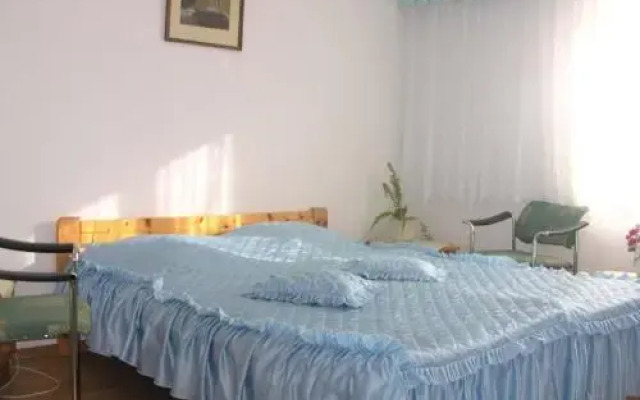 Bed-Breakfast by Tina
