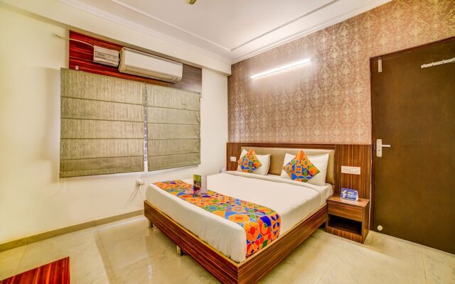 OYO 9596 Hotel Radha Nikunj Residency