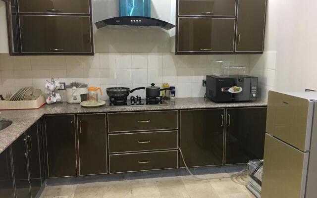 Spacious Apartment in Johar Town