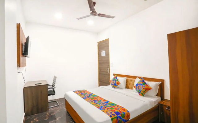 FabHotel The Grand Suite