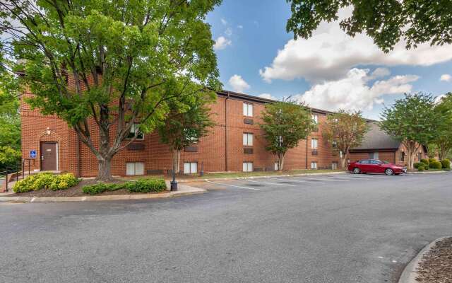 Extended Stay America - Charlotte - University Place - E. McCullough Dr.