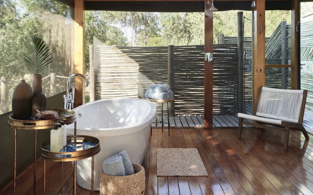 Victoria Falls River Lodge
