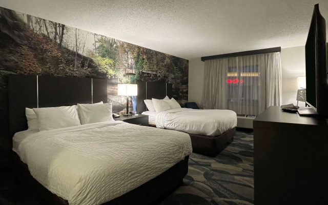 Clarion Pointe Fairborn near Wright Patterson AFB