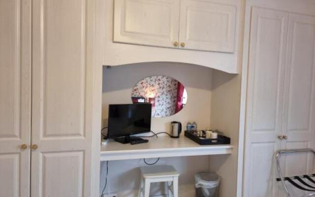 Denham Guest House