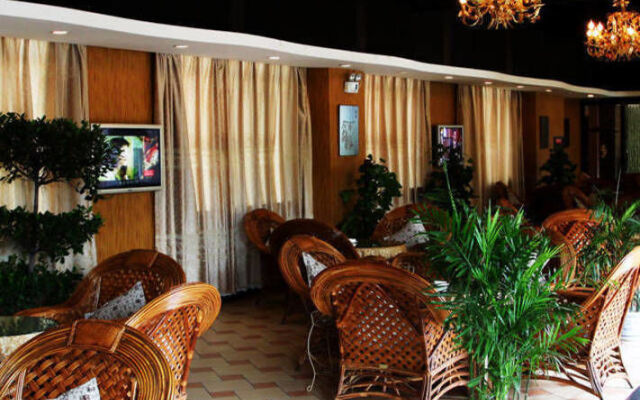 Xiongfei Holiday Hotel - Zigong