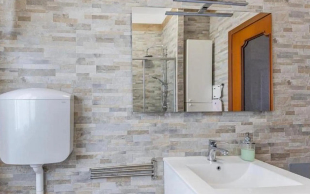 Queen East Verona apartments