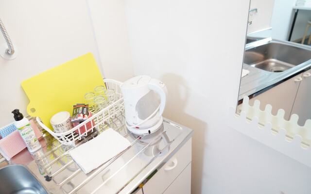 Metro Hanazonocho Apartment 1