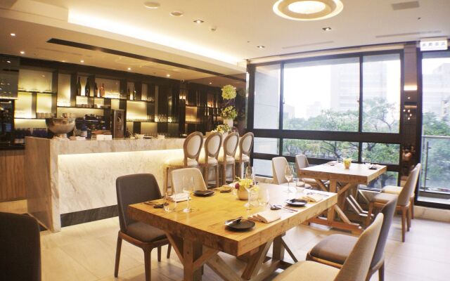 Green World NanGang Hotel