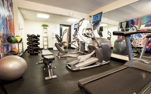 Holiday Inn Express Reston Herndon-Dulles Airport