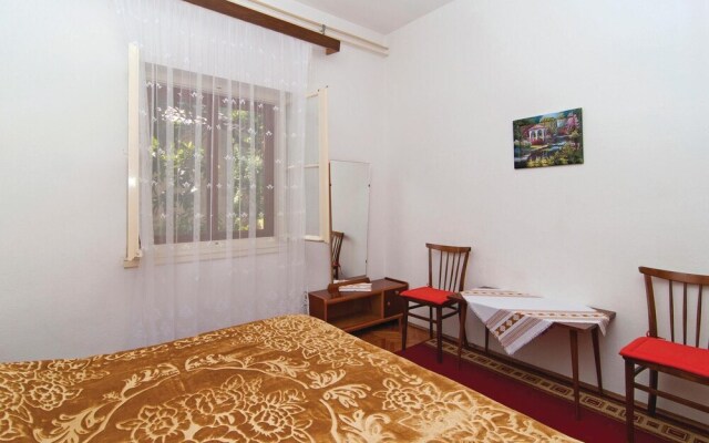 Beautiful Apartment in Supetar With 2 Bedrooms and Wifi