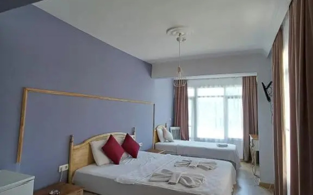 Renos Otel Cafe Sigacik