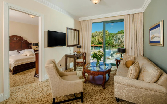 Royal Princess Hotel